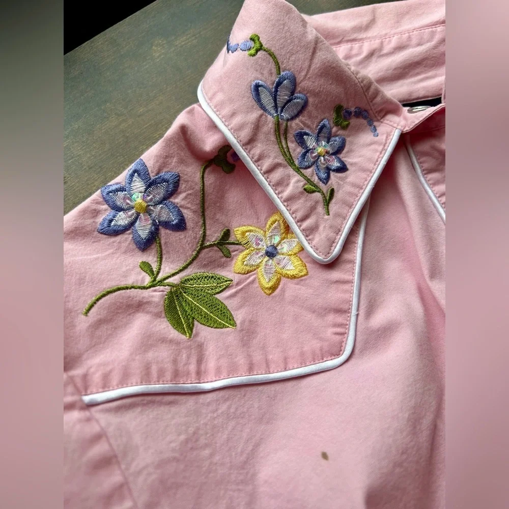 Susan Graver Women’s Western Shirt Sz L | Pink w Floral Embroidery Snaps